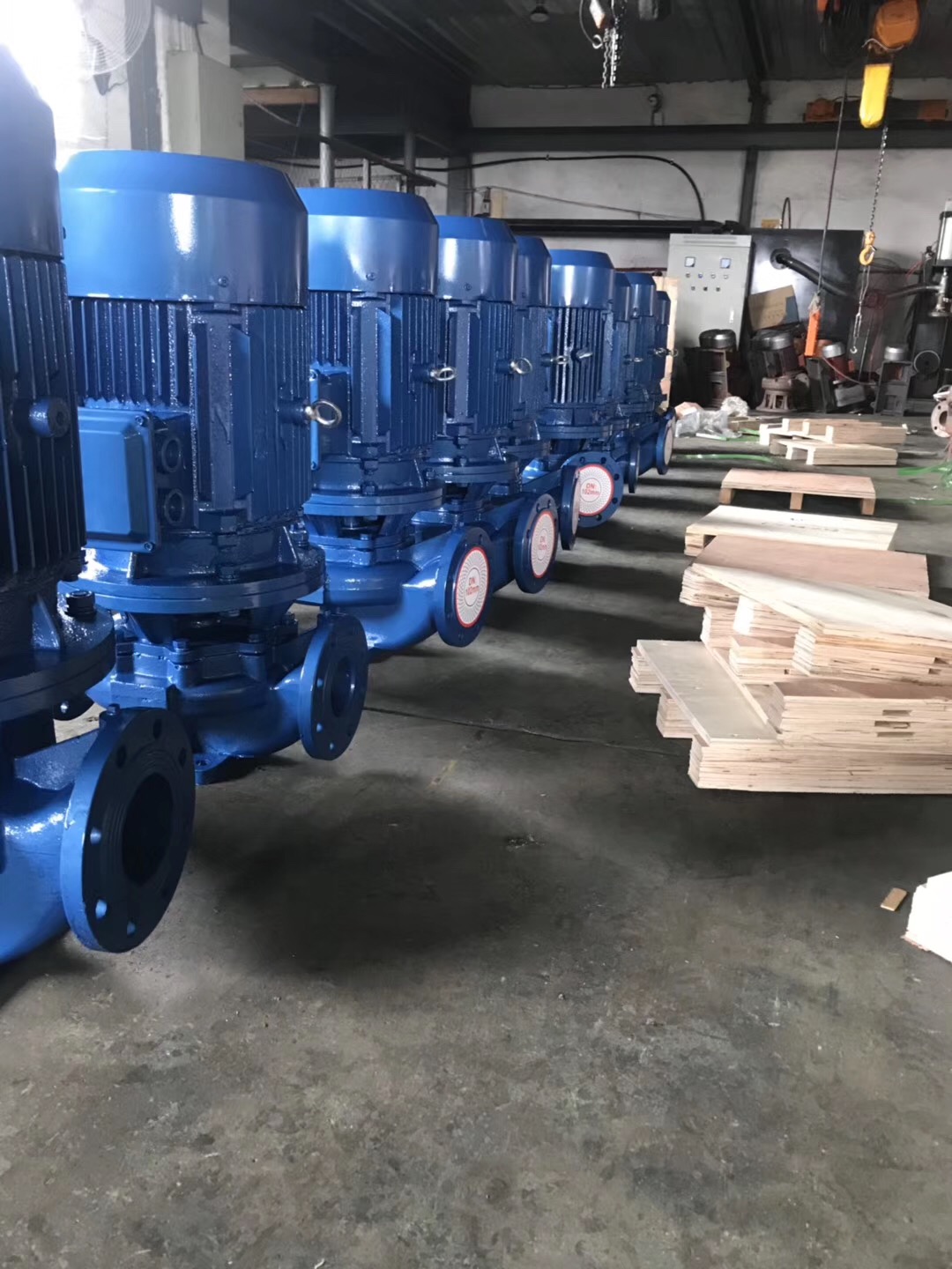 ISG鑄鐵立式管道離心泵廠J實(shí)物圖片